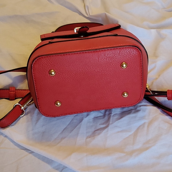 Small red backpack - Picture 6 of 6